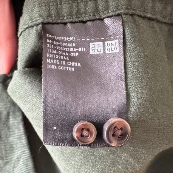 Uniqlo Fine-wale Corduroy Shirt in Forest Green - Picture 3 of 3